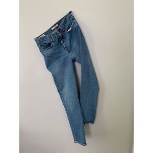 Levi’s high rise wedgie denim jeans, sz 28